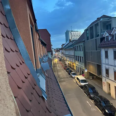 Near Downtown Apartamento Graz